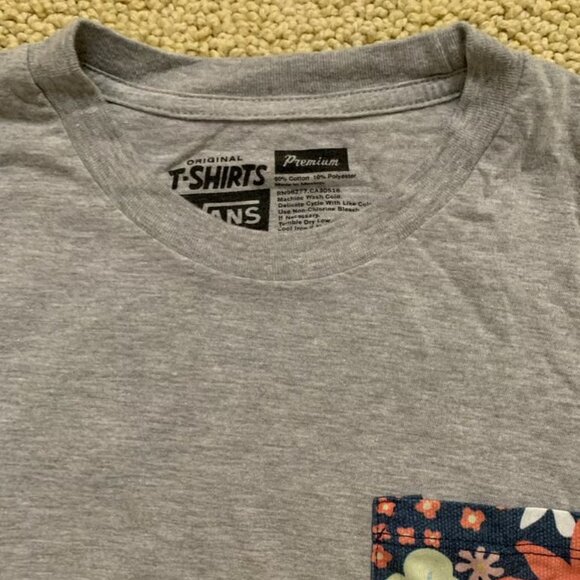 Vans Premium Pocket T-Shirt Size: Adult Small <Lightly used> - Picture 3 of 4
